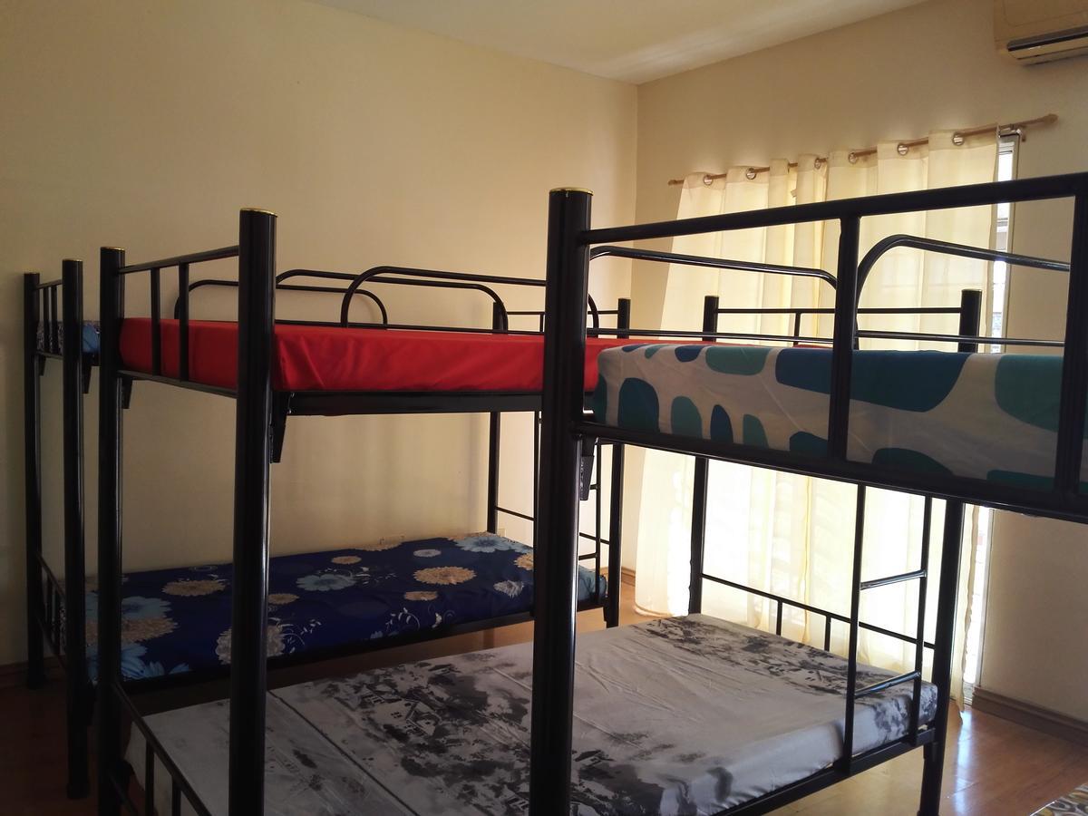 Happy To Mingle Airport Hostel Manila Paranaque City Екстериор снимка
