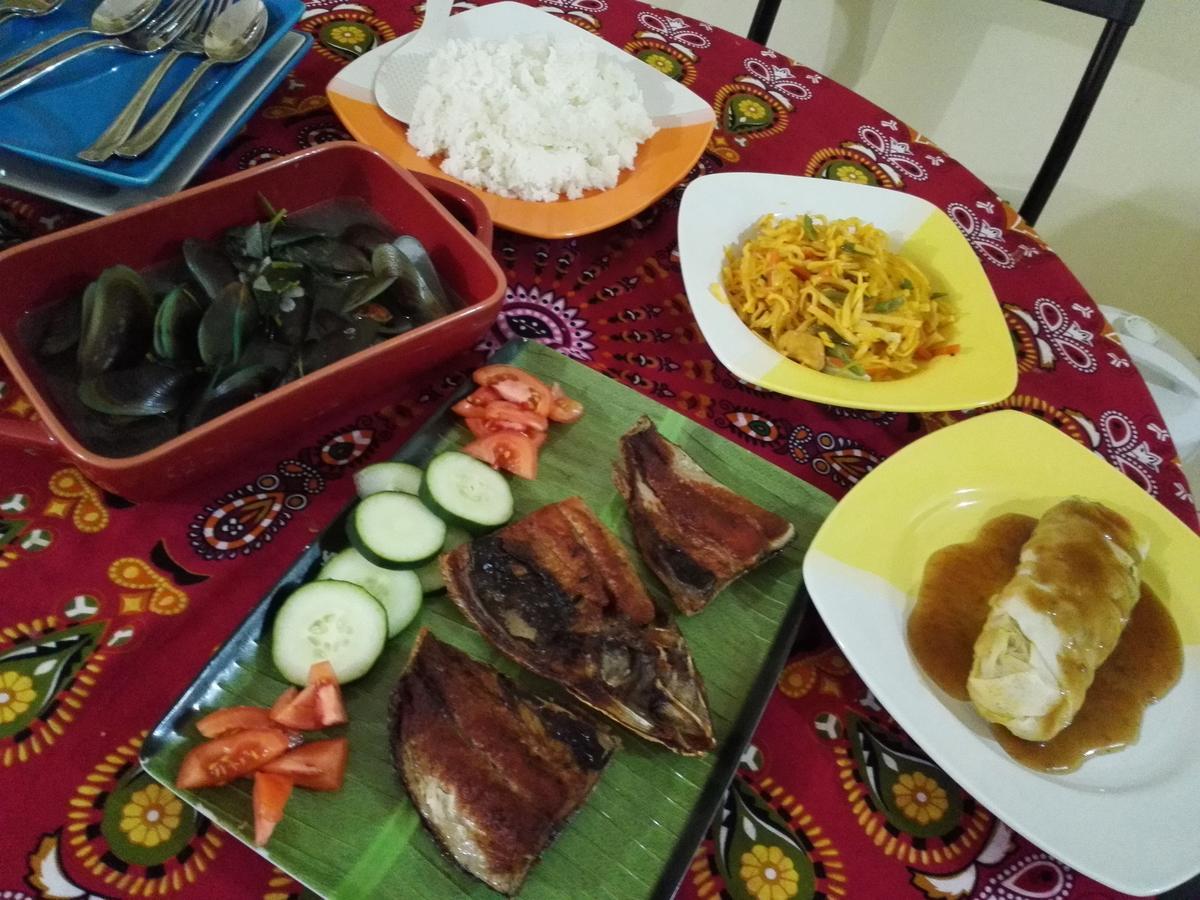 Happy To Mingle Airport Hostel Manila Paranaque City Екстериор снимка