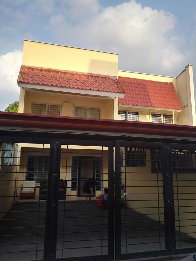 Happy To Mingle Airport Hostel Manila Paranaque City Екстериор снимка